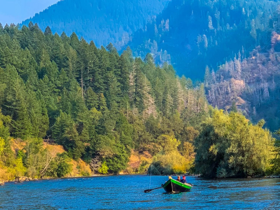 Drift boat fishing the Rogue River